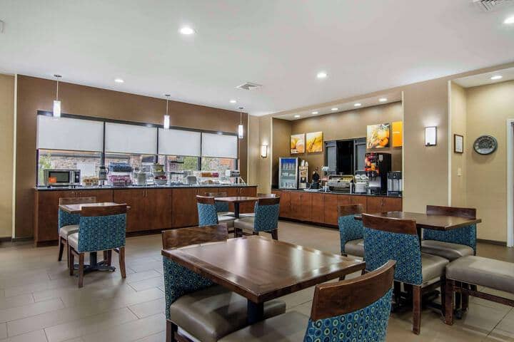 Breakfast area